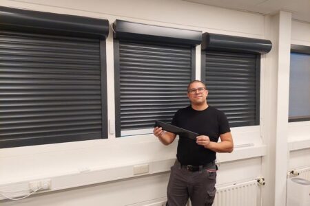 Rolluiken in de showroom van Worldwide Home Solutions Nijmegen